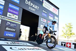 Yana Decruyenaere start op haar Ridley Dean Fast aan de WK-tijdrit in Montréal